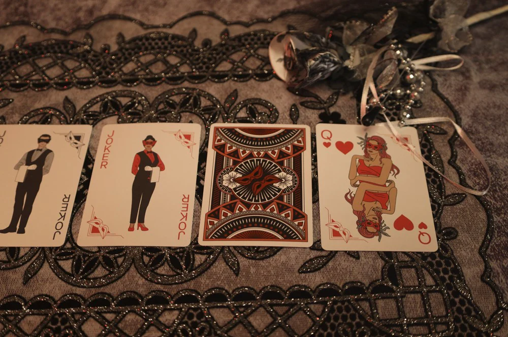 1047-bicycle-masquerade-playing-cards-elegance-mystery-1920s-glamour–1.webp
