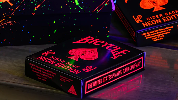 1075-bicycle-star-fire-pink-neon-playing-cards-with-numbered-seal-1.webp