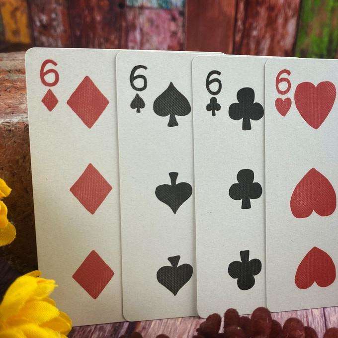 1305-broken-crowns-playing-cards-uspcc-1.jpg