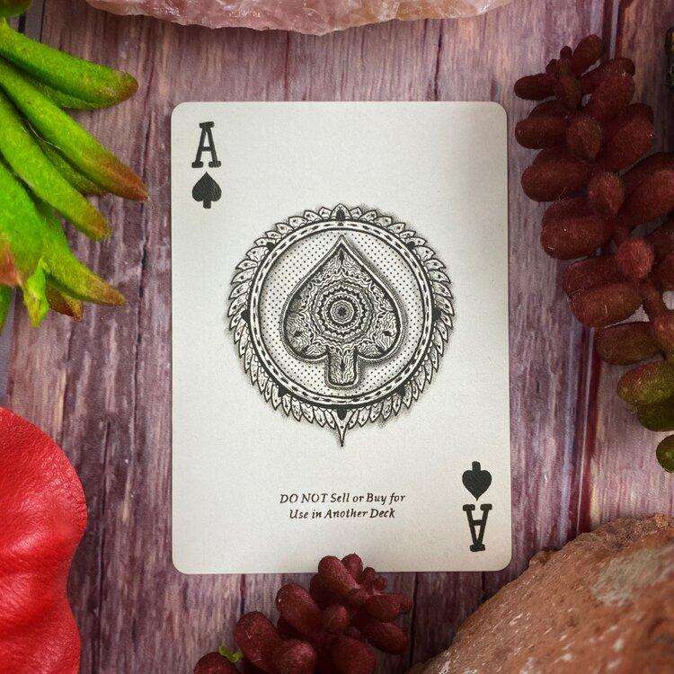 1305-broken-crowns-playing-cards-uspcc-1.jpg