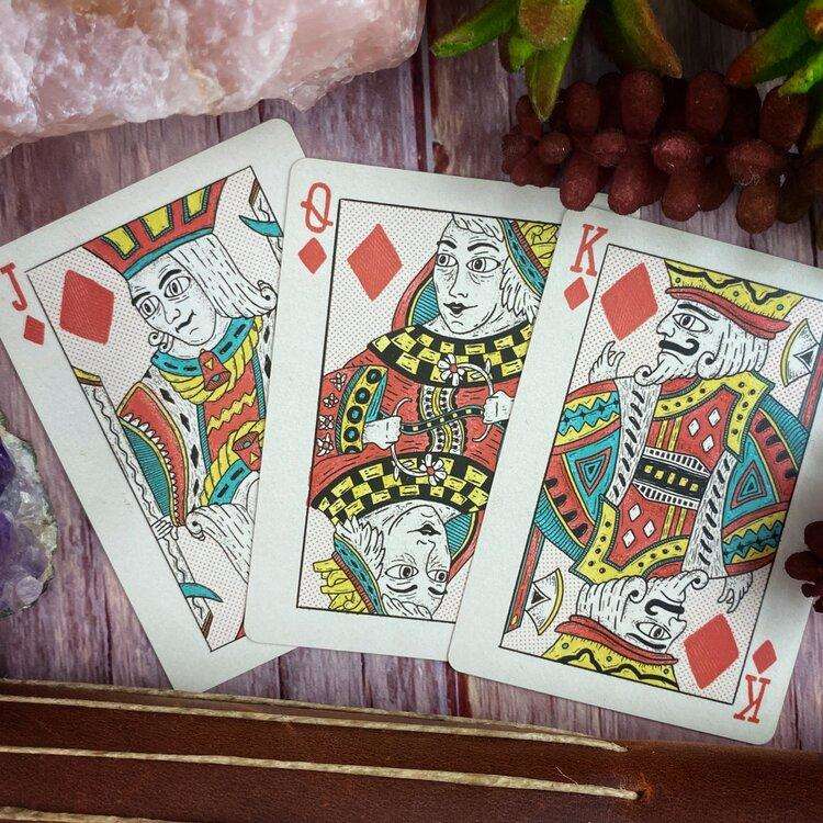 1305-broken-crowns-playing-cards-uspcc-1.jpg