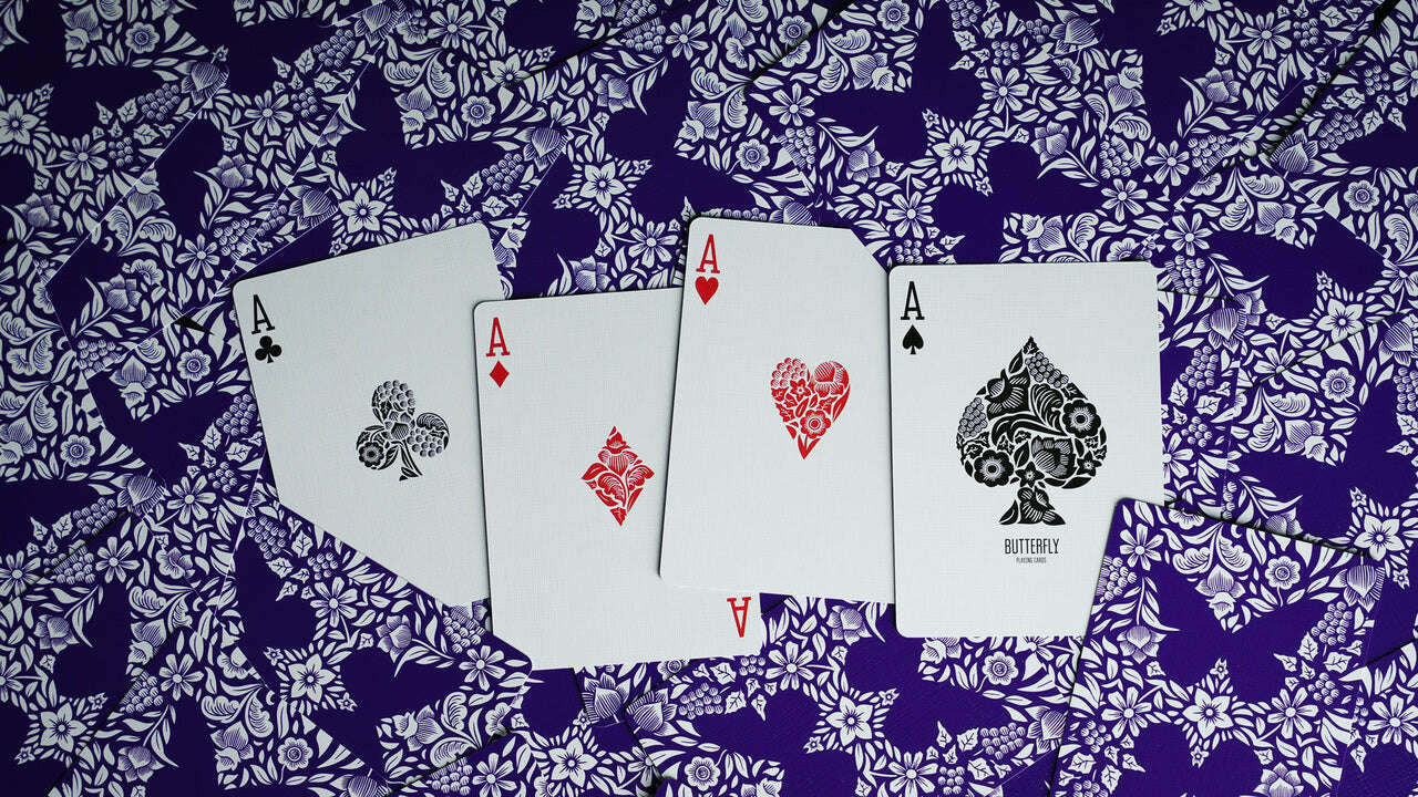 1363-butterfly-royal-purple-playing-cards-cartamundi-1.jpg