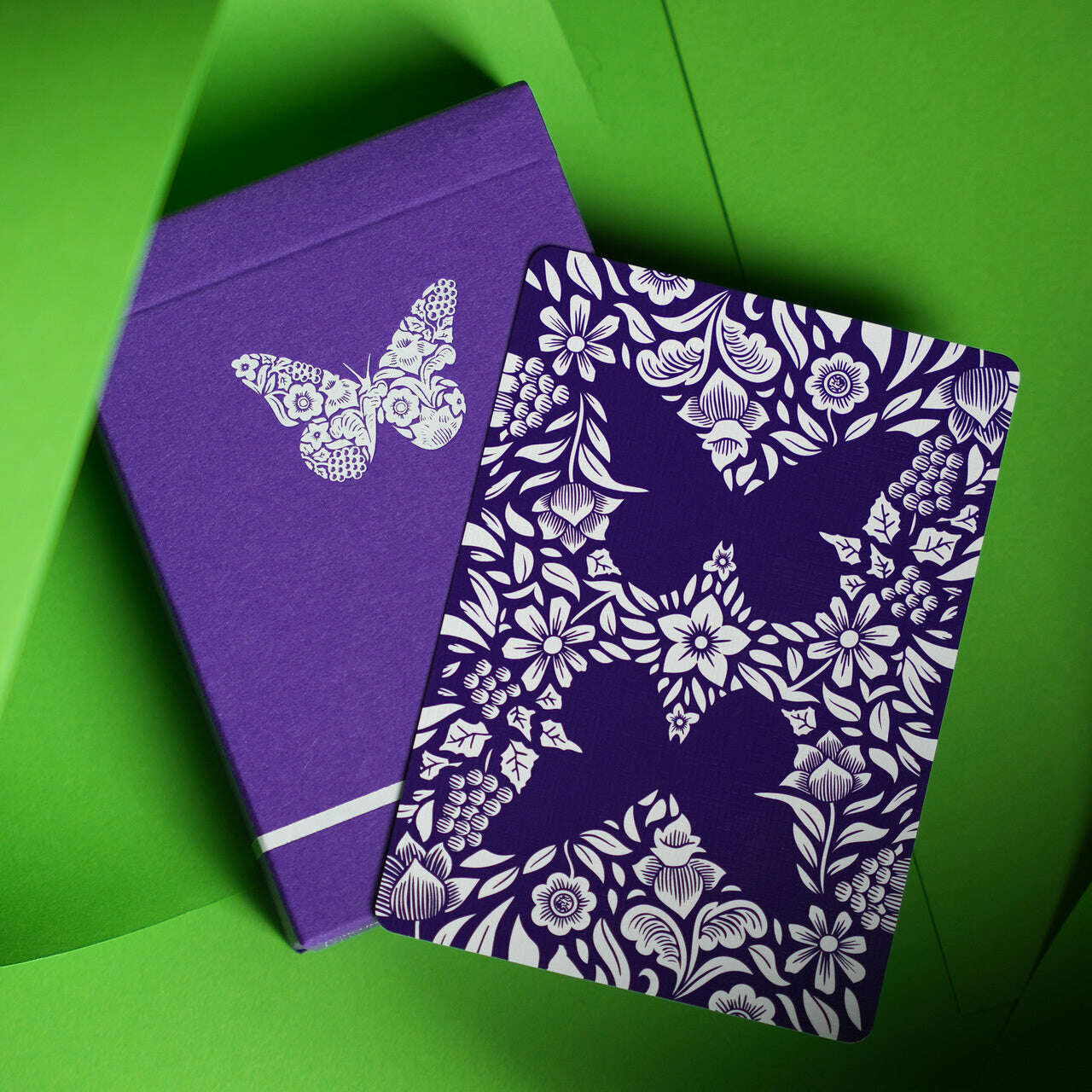 1363-butterfly-royal-purple-playing-cards-cartamundi-1.jpg
