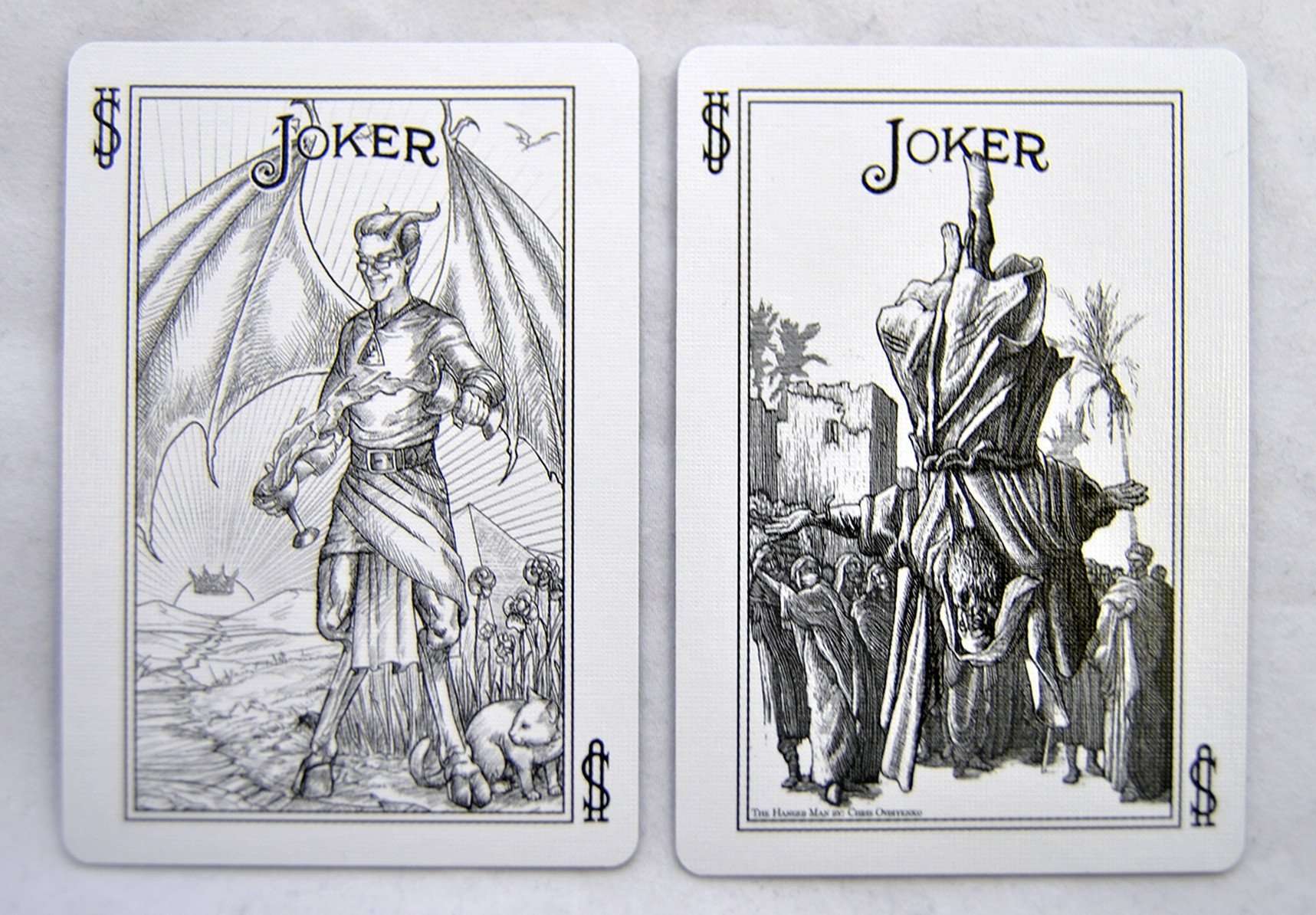 1398-call-of-cthulhu-the-writhing-dark-bicycle-playing-cards-1.jpg