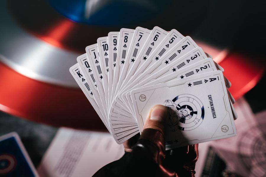 1409-captain-america-deluxe-playing-cards-uspcc-1.jpg