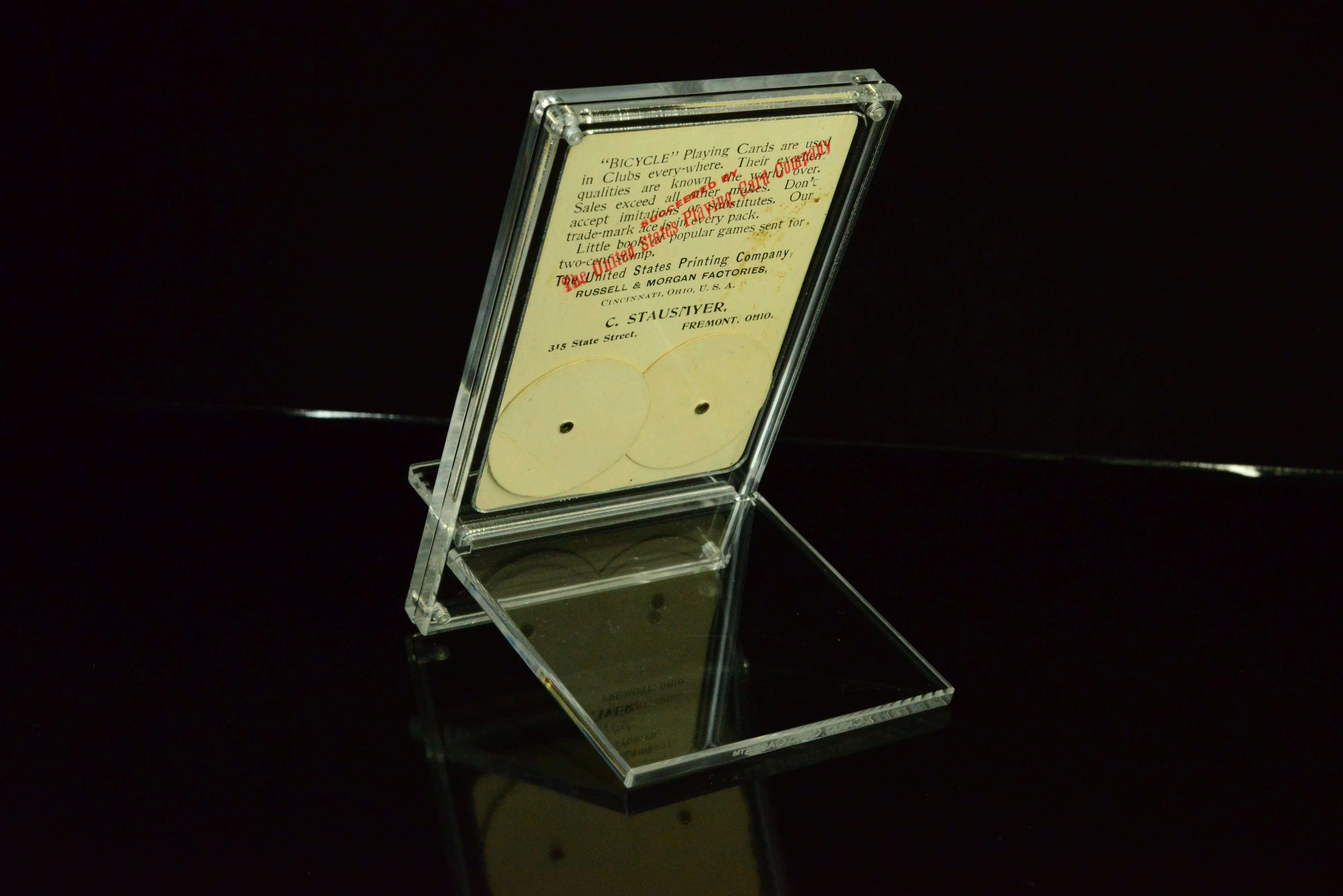 1433-carat-xds-single-card-display-deck-stand-1.webp