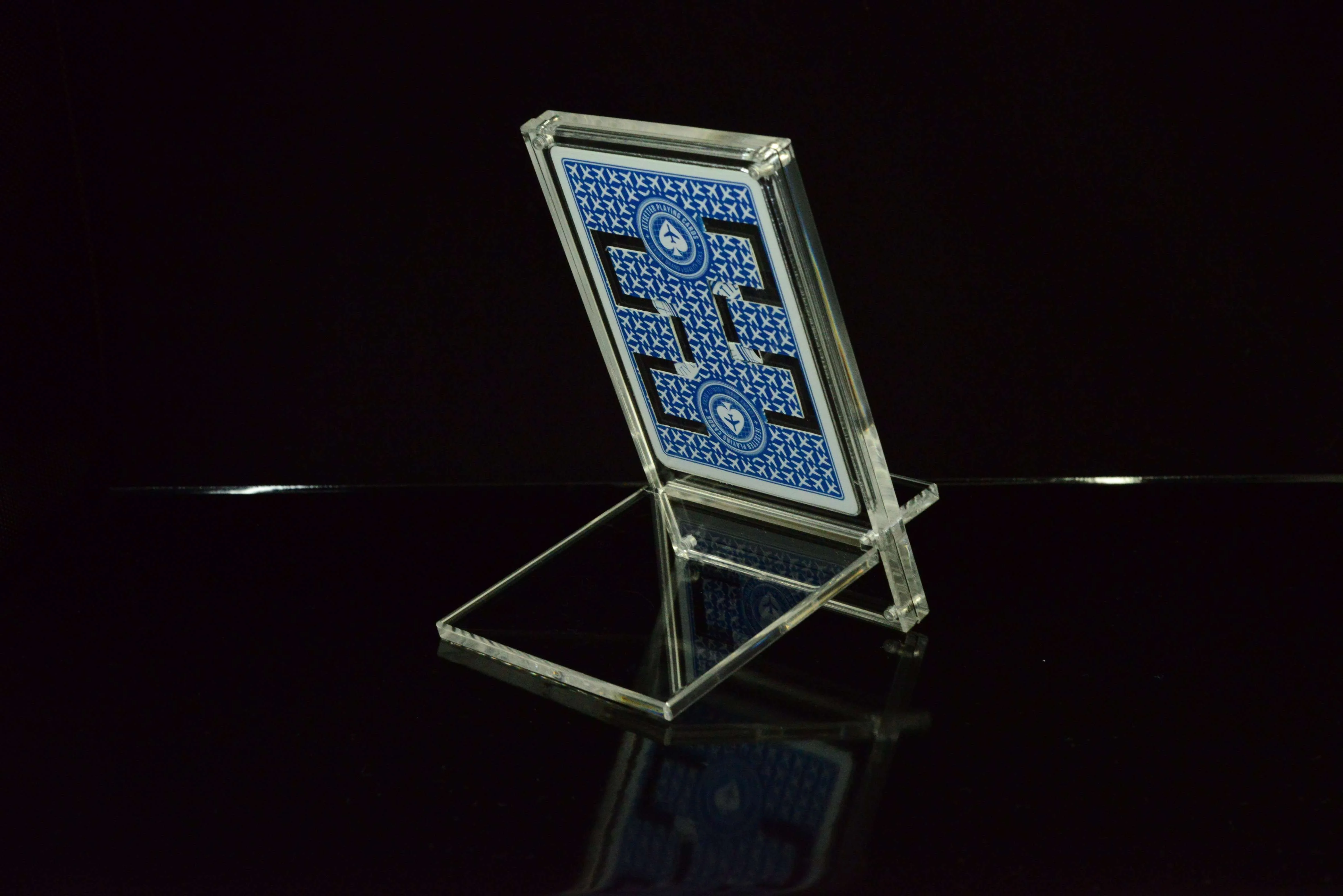 1433-carat-xds-single-card-display-deck-stand-1.webp