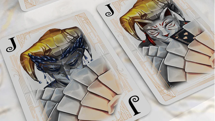 1459-card-masters-precious-metal-white-deluxe-playing-cards-uspcc-1.jpg