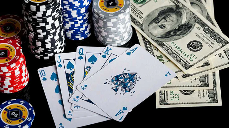 1524-casino-royale-refined-plastic-playing-cards-tpcc-1.webp
