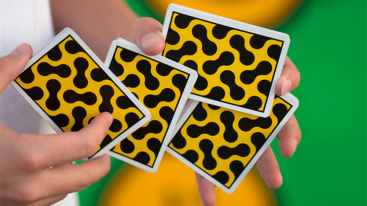 1591-cheetah-playing-cards-uspcc-1.webp