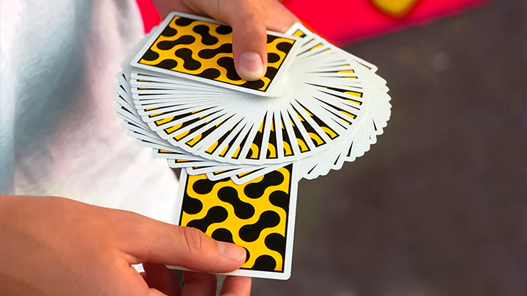 1591-cheetah-playing-cards-uspcc-1.webp