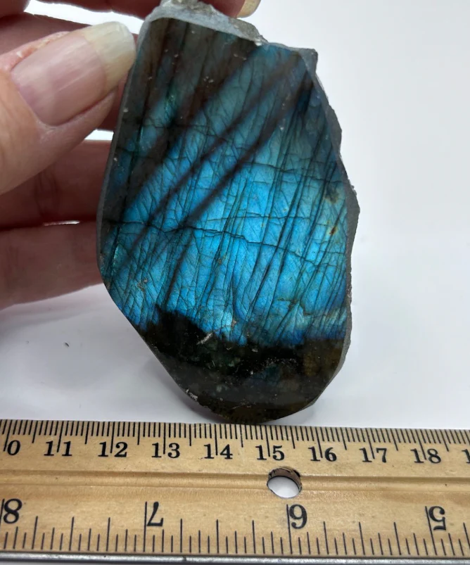 182-labradorite-stone-1.webp