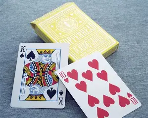 1884-copperhead-v2-viper-finish-yellow-playing-cards-1.jpg