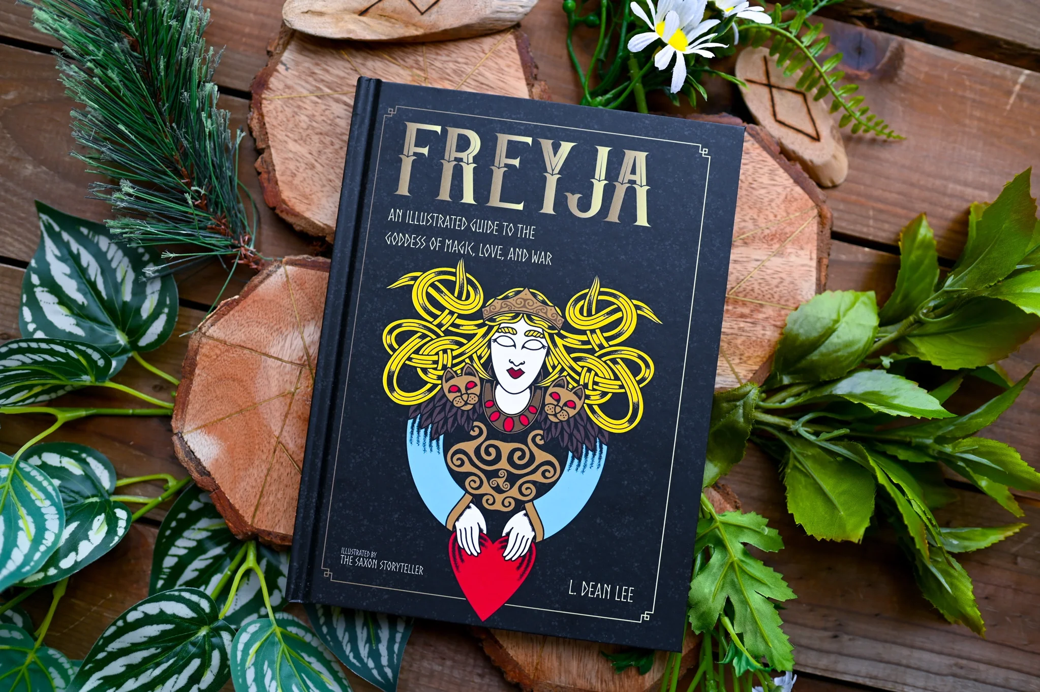 190-freyja-an-illustrated-guide-goddess-of-magic-love-war-1.webp