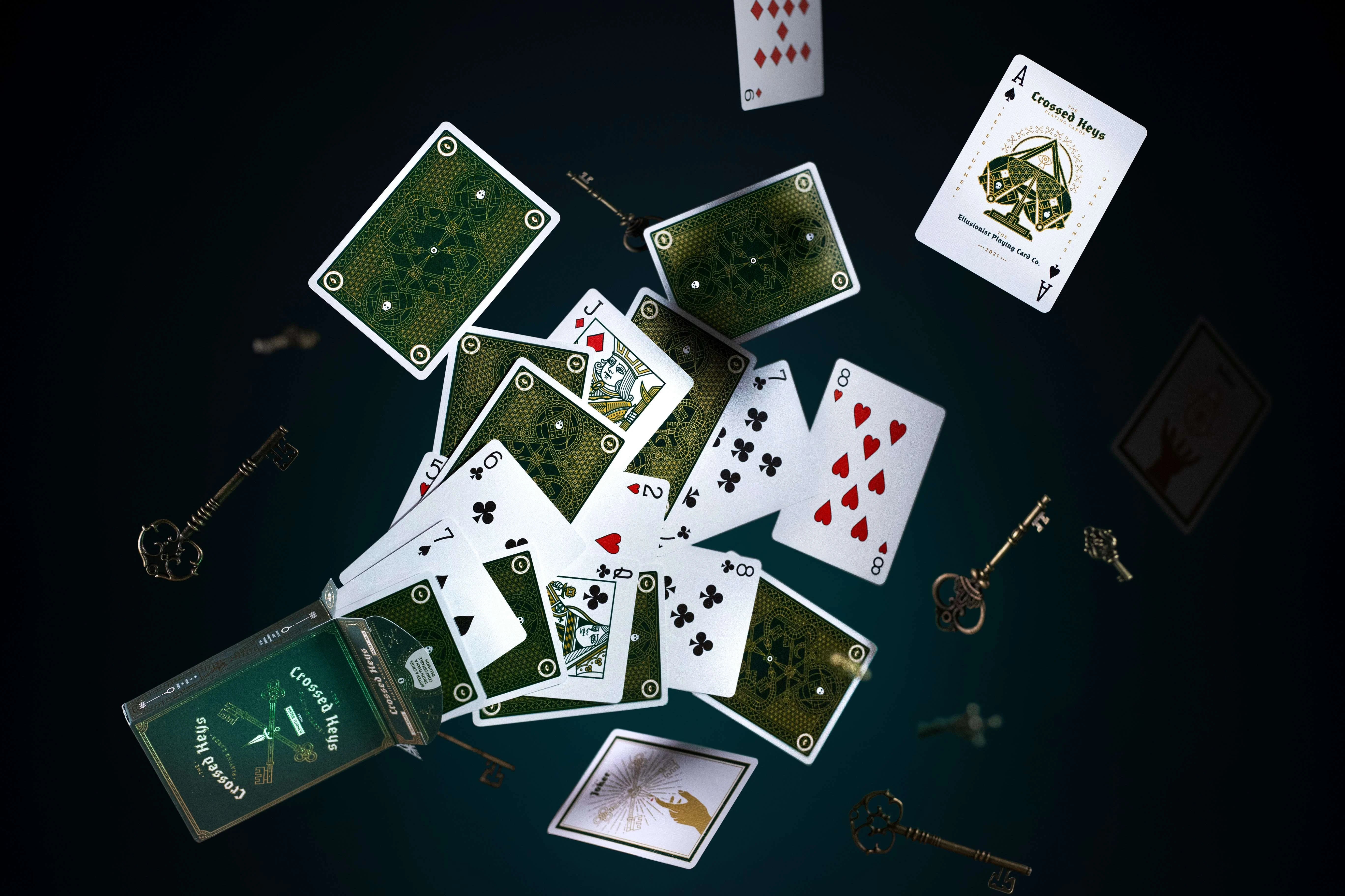 1930-crossed-keys-marked-playing-cards-cartamundi-1.jpg