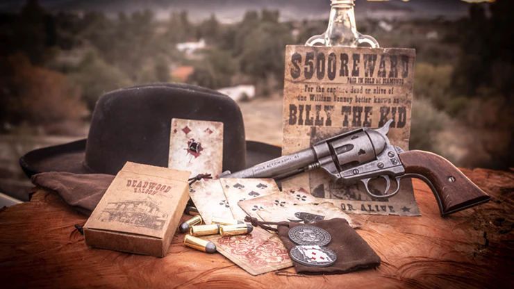 2083-deadman-s-hand-coin-set-by-matthew-wright-and-mark-bennett-1.webp
