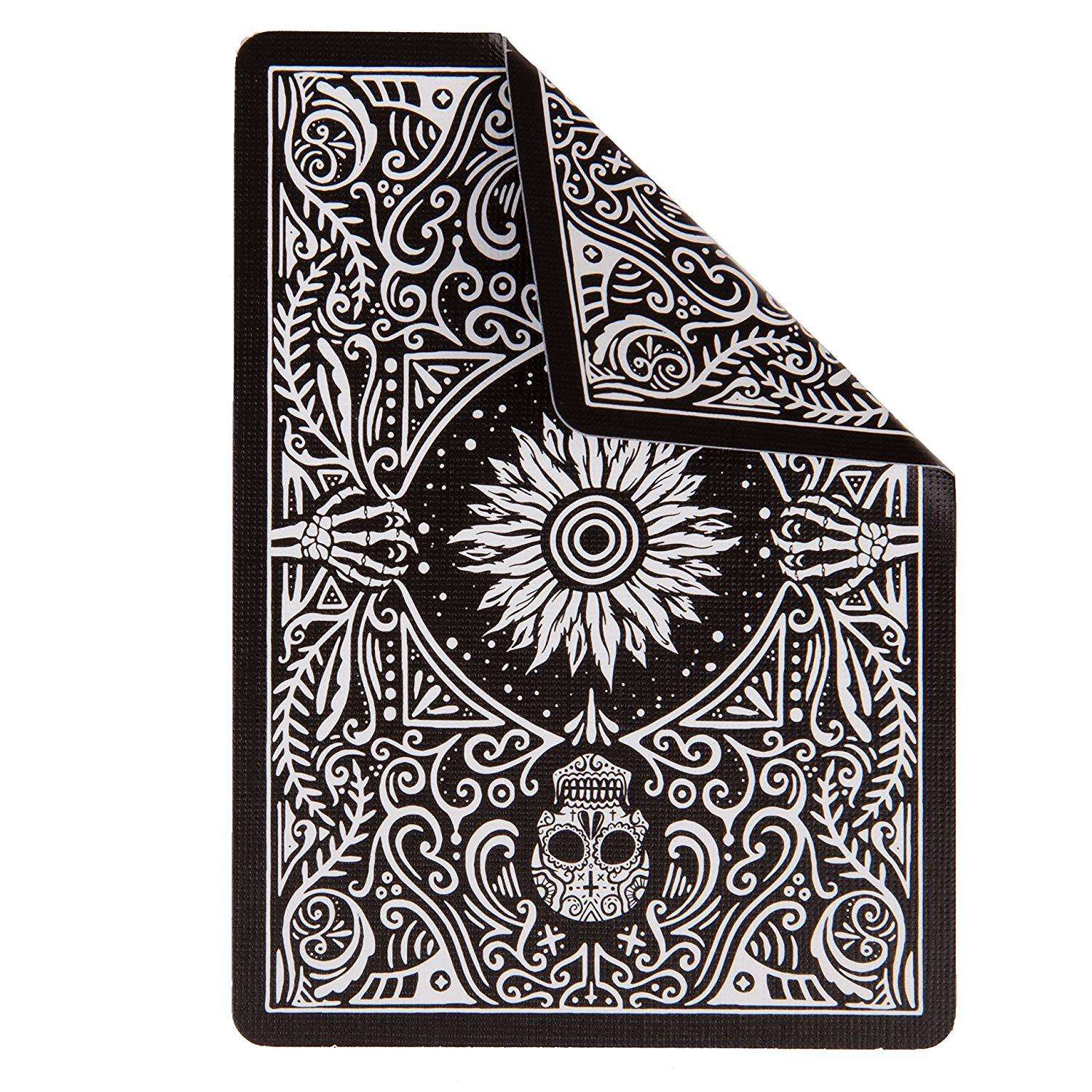 2223-disparos-tequila-black-playing-cards-uspcc-1.jpg