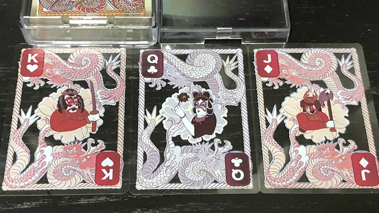 2312-dragon-classic-silver-plastic-transparent-playing-cards-1.webp
