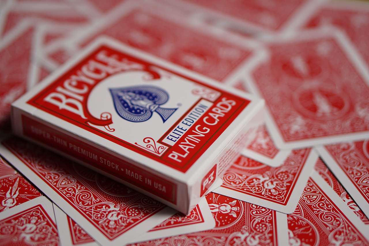2461-elite-bicycle-playing-cards-1.webp