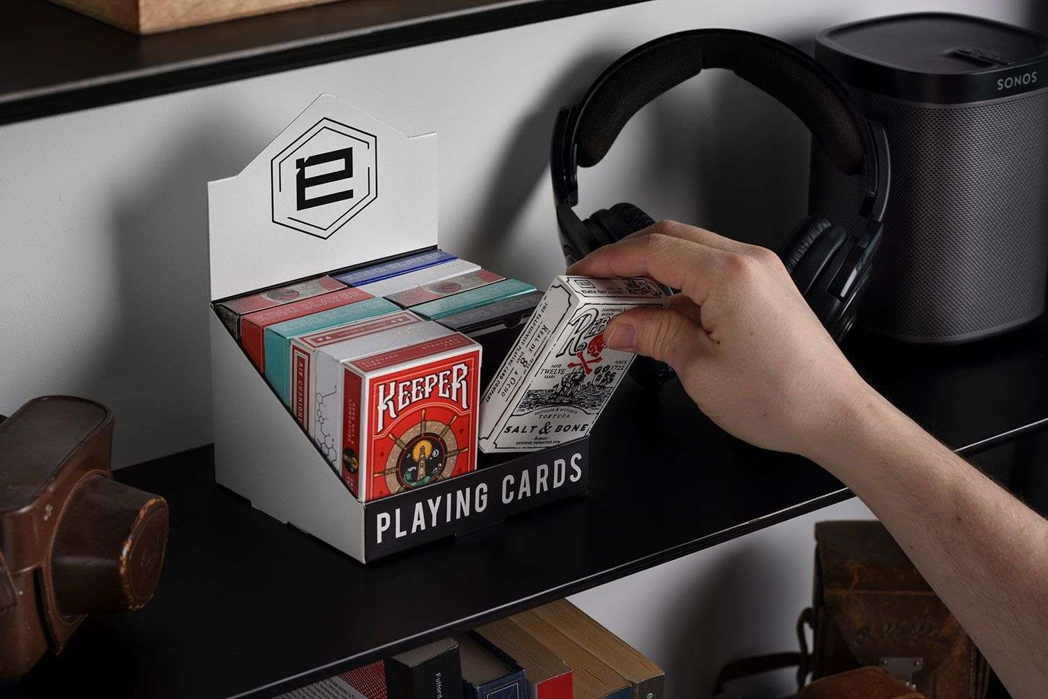2473-ellusionist-brick-box-display-1.webp