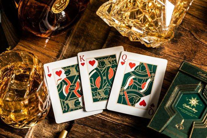 2553-esther-star-deluxe-2-deck-set-classic-deluxe-playing-cards-uspcc-1.jpg