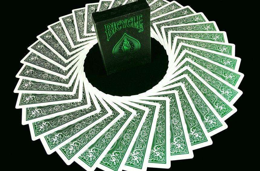 2829-foil-back-emerald-bicycle-playing-cards-1.jpg