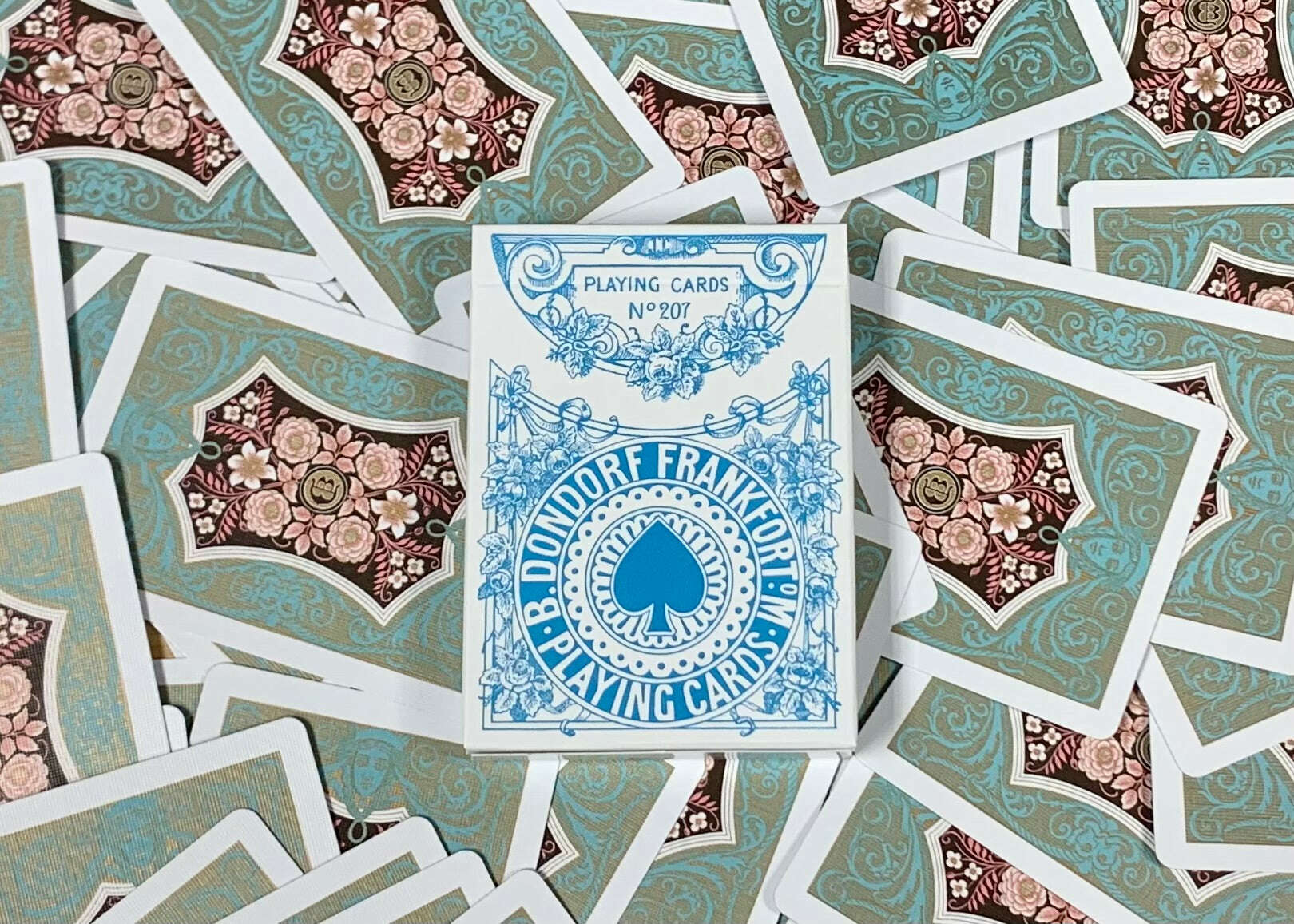 2894-four-continents-playing-cards-uspcc-1.jpg
