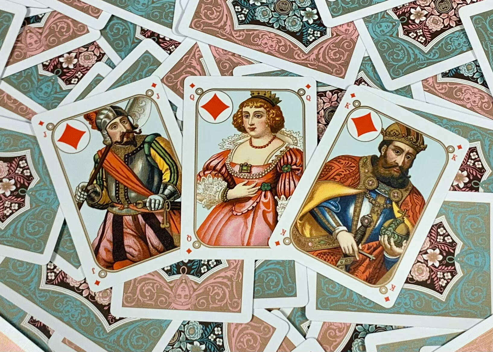 2894-four-continents-playing-cards-uspcc-1.jpg