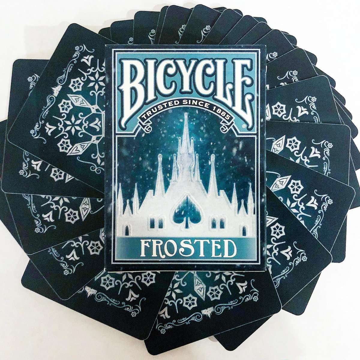 2938-frosted-bicycle-playing-cards-1.jpg