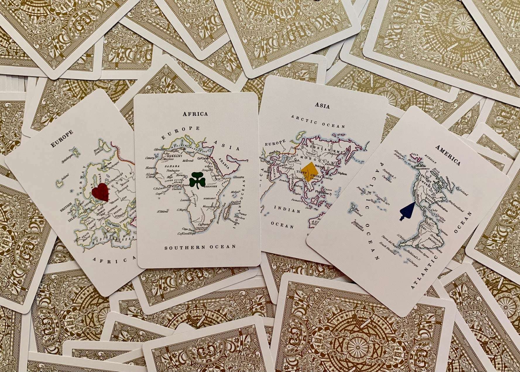3029-geographical-gilded-playing-cards-uspcc-1.jpg