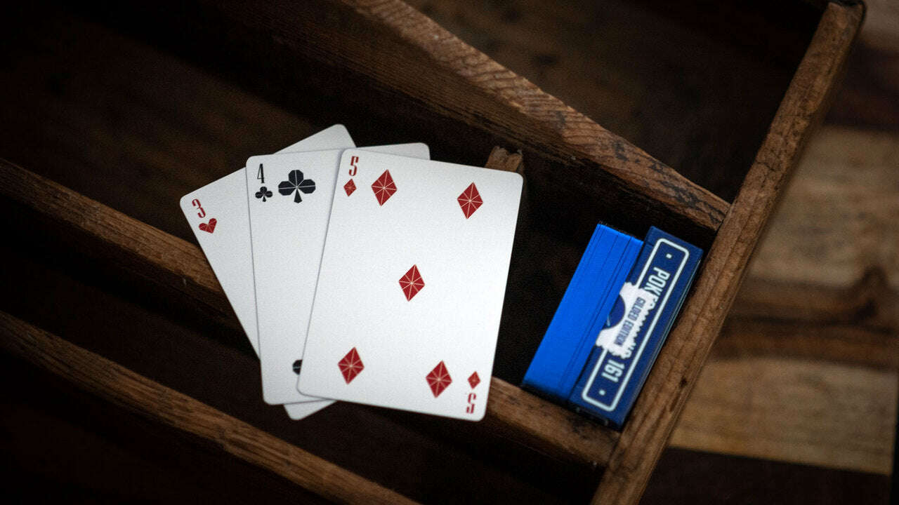 3078-glider-back-v2-gilded-marked-playing-cards-1.jpg
