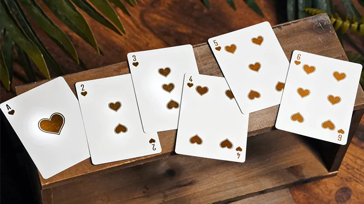 3110-gold-chancers-playing-cards-by-good-pals-1.webp
