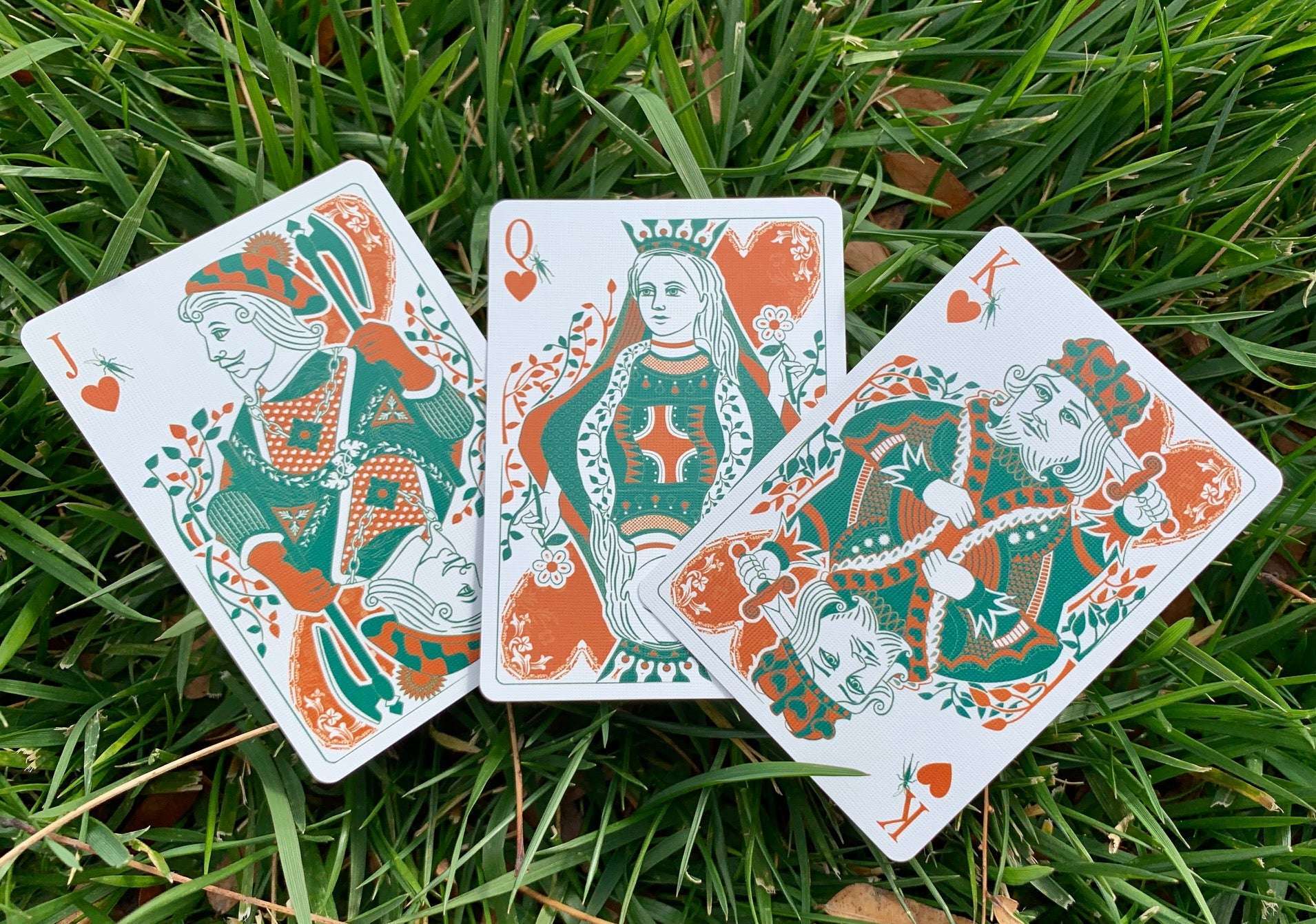 3176-grasshopper-gilded-bicycle-playing-cards-1.jpg