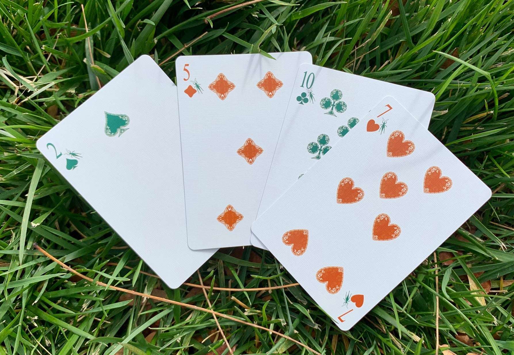 3176-grasshopper-gilded-bicycle-playing-cards-1.jpg