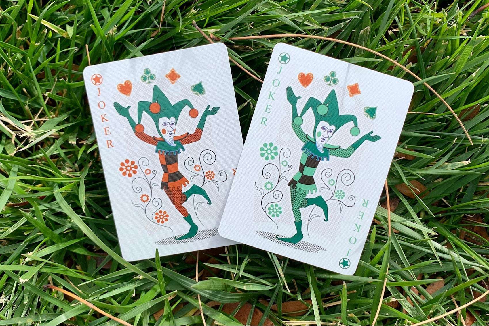 3176-grasshopper-gilded-bicycle-playing-cards-1.jpg