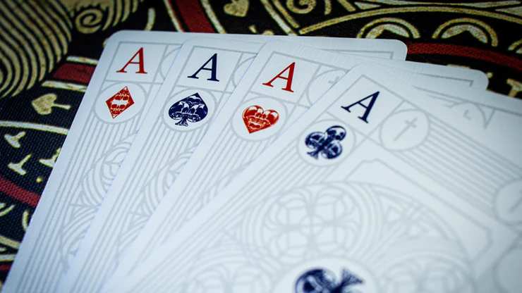 3184-graveyard-playing-cards-cartamundi-1.jpg