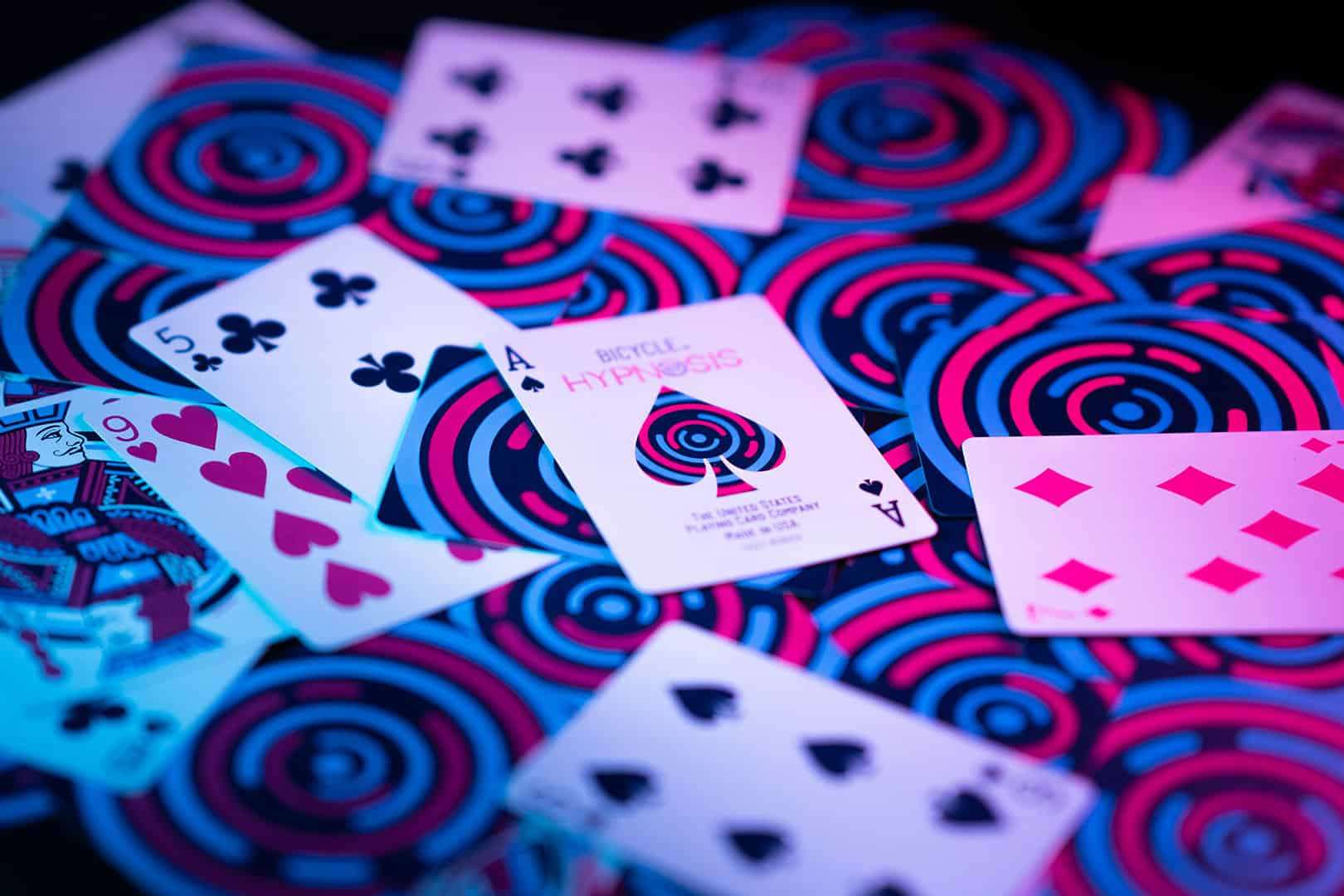 3497-hypnosis-v2-bicycle-playing-cards-1.jpg