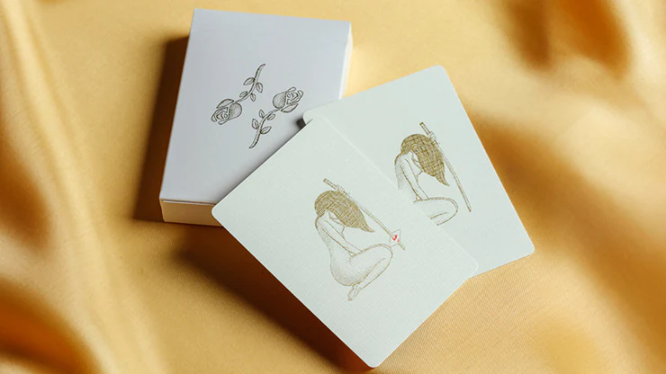 3587-innocence-gold-foil-edition-playing-cards-1.webp