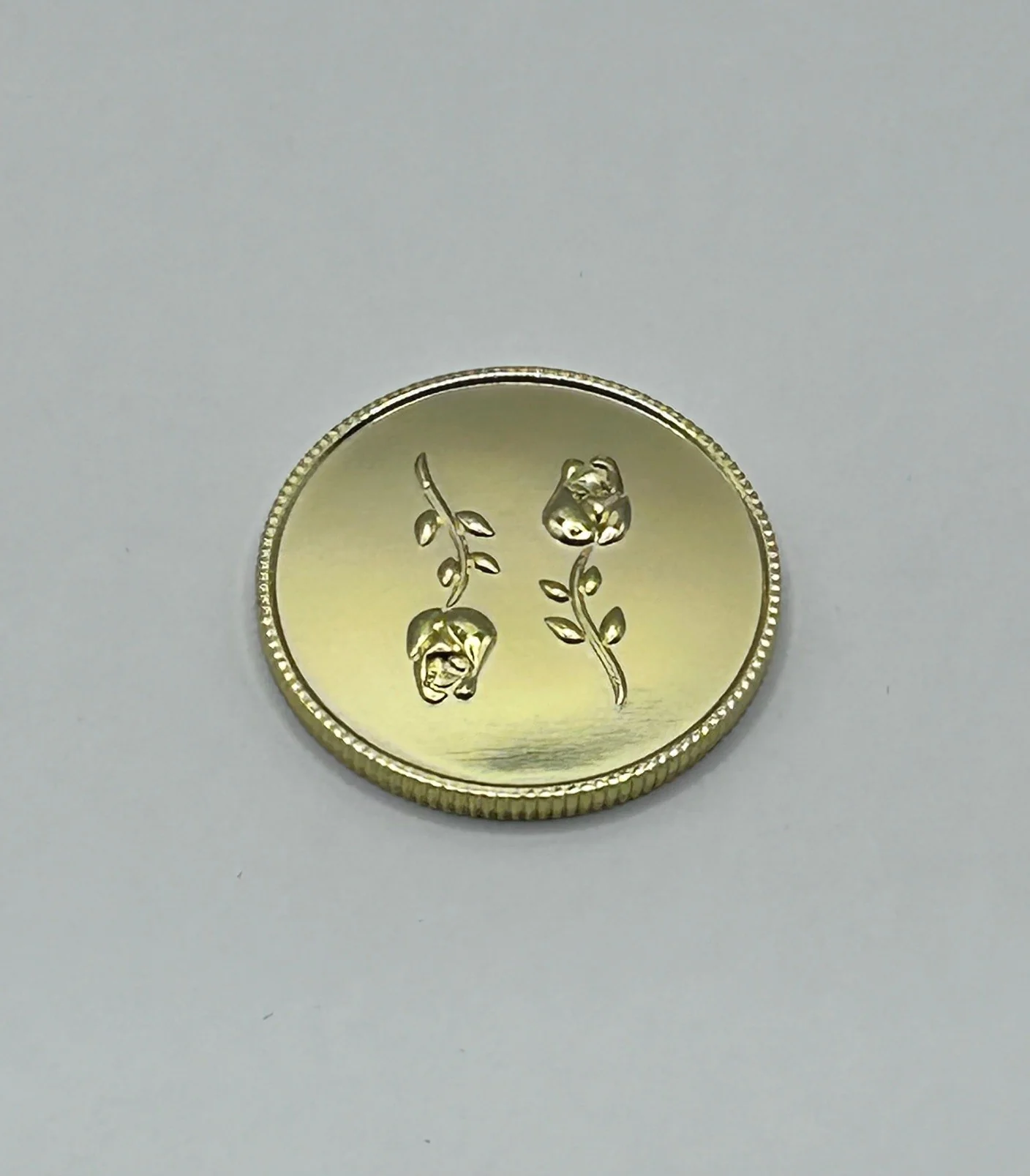 3589-innocence-coin-limited-edition-gold-1.webp