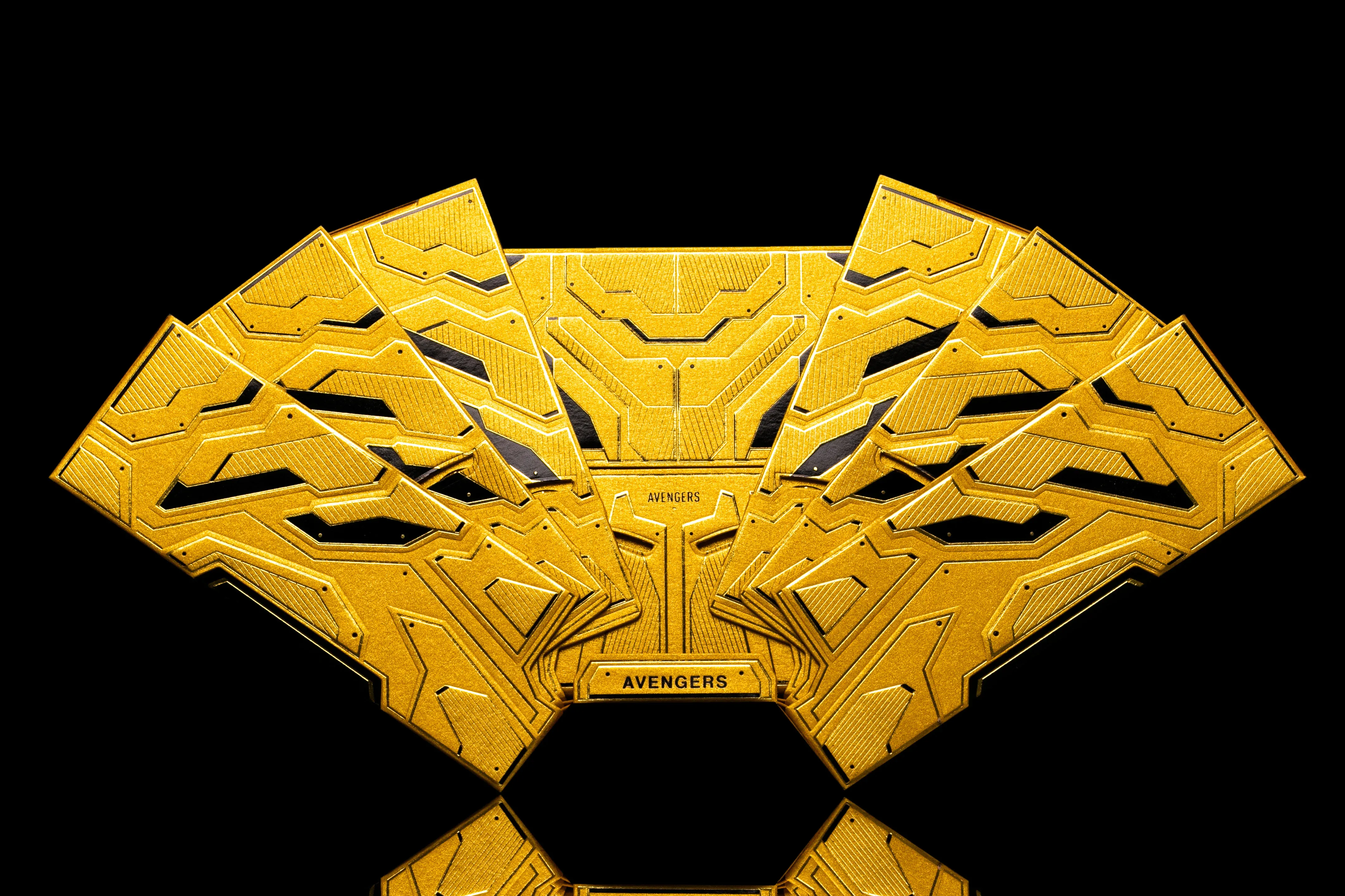 3635-iron-man-mark-21-gold-playing-cards-1.webp