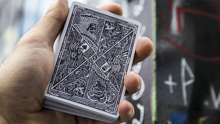 3732-joker-the-thief-street-edition-playing-cards-uspcc-1.jpg