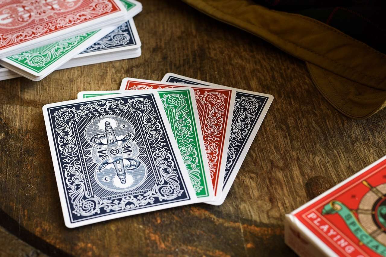 3815-keeper-double-back-gaff-playing-cards-cartamundi-1.jpg