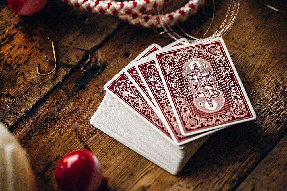 3818-keeper-v2-red-marked-playing-cards-cartamundi-1.jpg