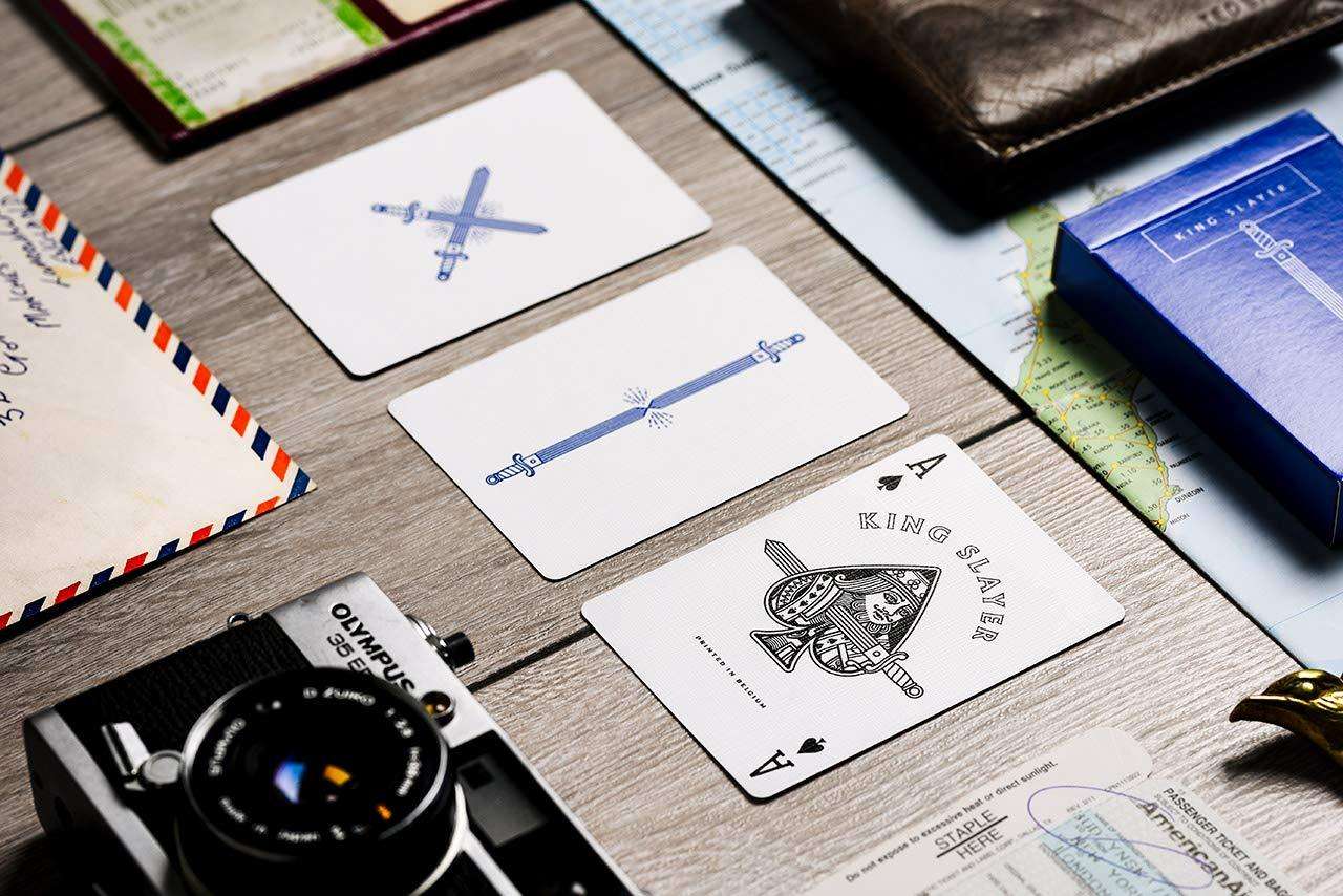3839-king-slayer-playing-cards-cartamundi-1.webp