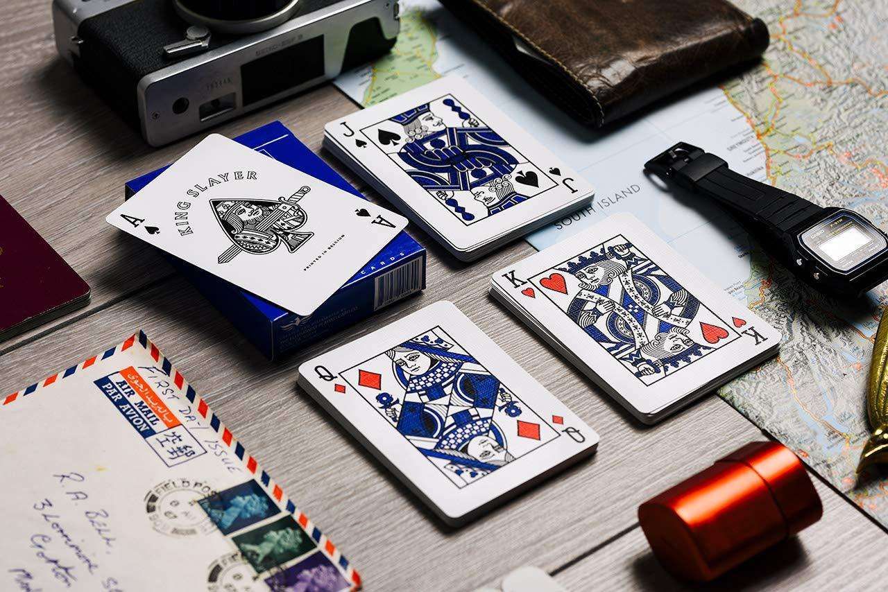 3839-king-slayer-playing-cards-cartamundi-1.webp