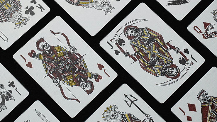 389-666-dark-reserve-gold-foil-playing-cards-cartamundi-1.jpg