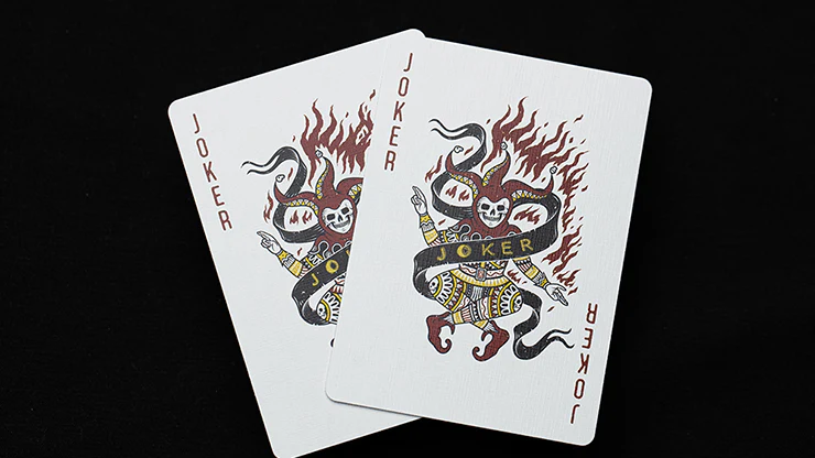 389-666-dark-reserve-gold-foil-playing-cards-cartamundi-1.jpg