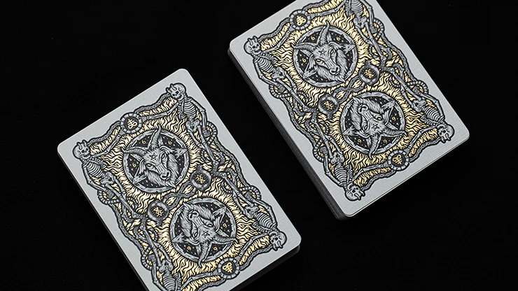 389-666-dark-reserve-gold-foil-playing-cards-cartamundi-1.jpg