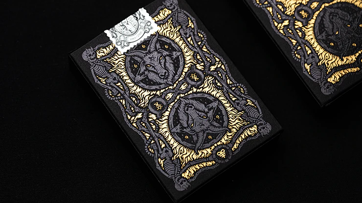 389-666-dark-reserve-gold-foil-playing-cards-cartamundi-1.jpg