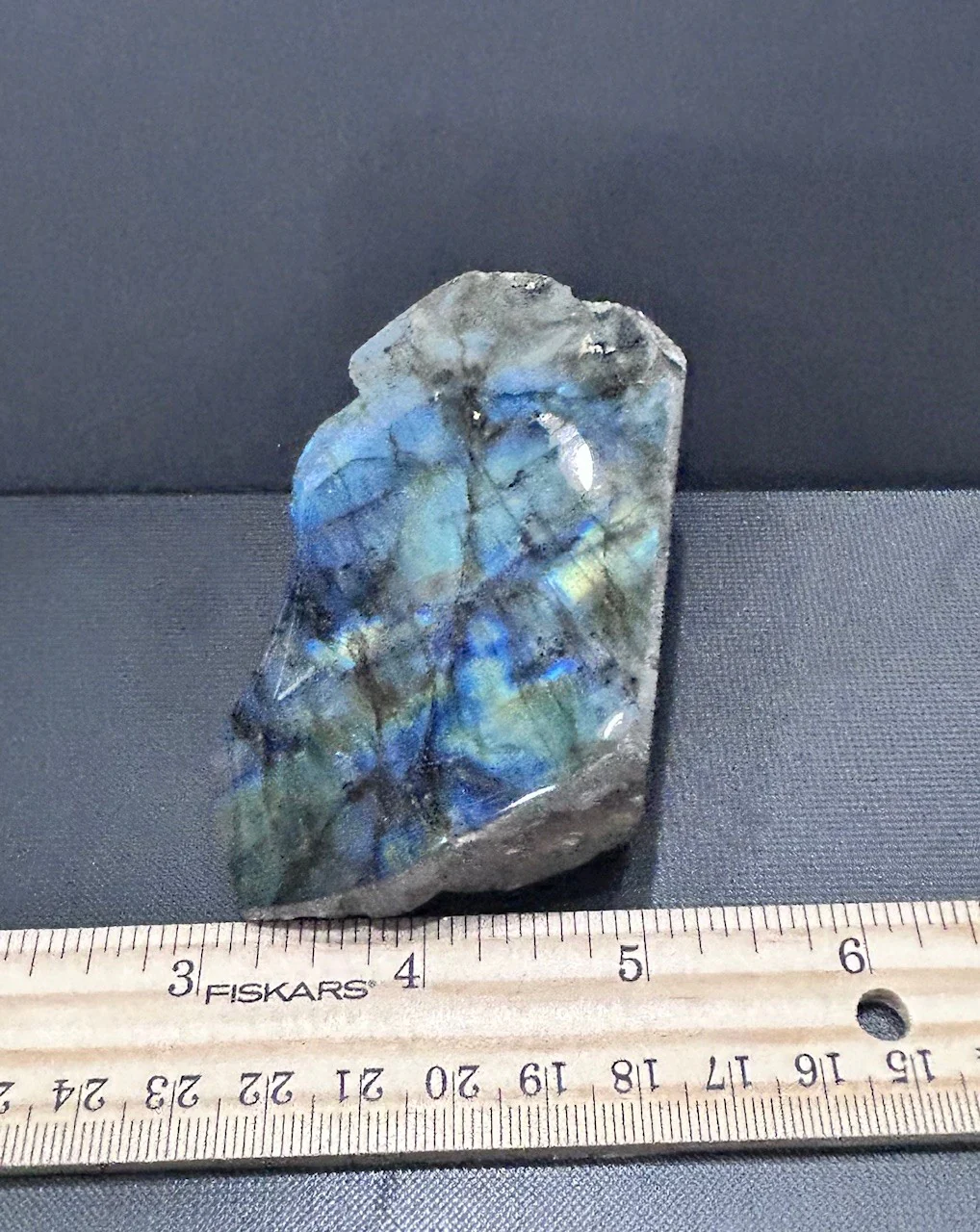 3905-labradorite-stone-1.webp